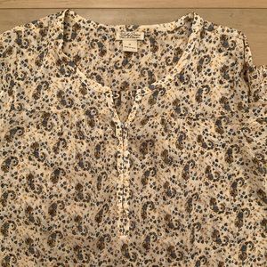 LuckyBrand Women’s Sheet Long Sleeve Tee size Medium Like New Condition